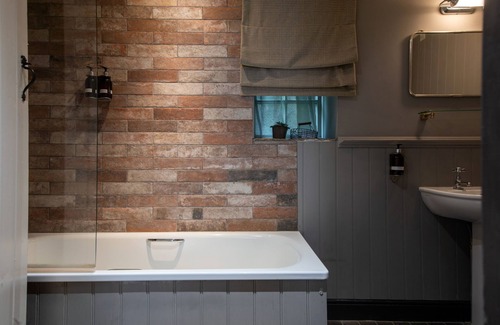 Giddeahall Hotel | The White Hart