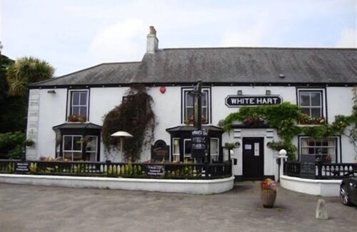 St. Keverne Hotel | The White Hart