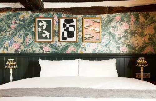 Buckingham Hotel | The White Hart Inn by Greene King Inns