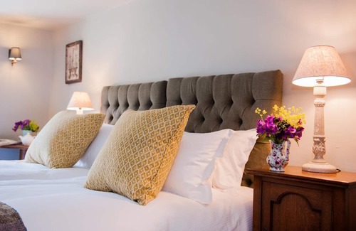 Overton Hotel | The White Hart, Overton
