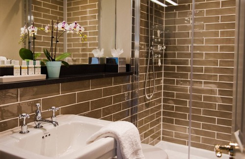 Overton Hotel | The White Hart, Overton