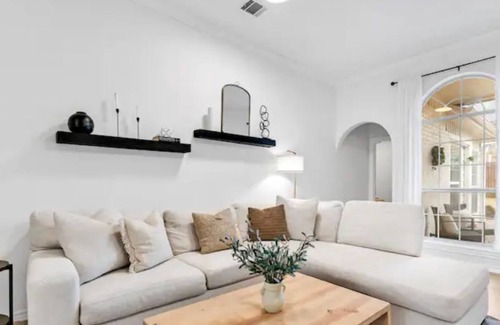 Grapevine House | The White Haven