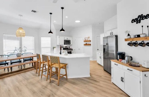 Grapevine House | The White Haven