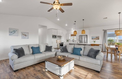 Gilchrist House | The White Heron - Bayside home with Ocean views!