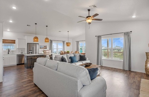 Gilchrist House | The White Heron - Bayside home with Ocean views!