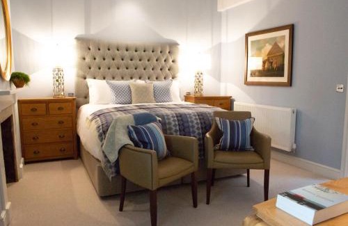 Sutton Hotel | The White Horse Inn