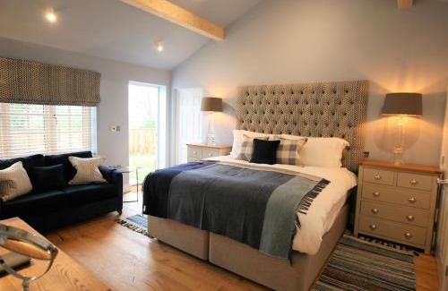 Sutton Hotel | The White Horse Inn