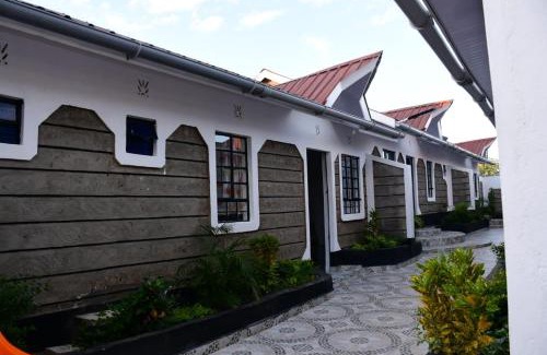 Kibwezi Hotel | The White House apartments