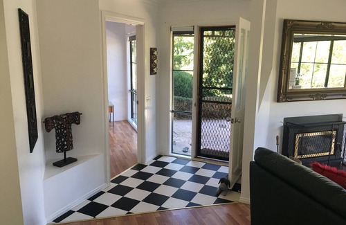 Chum Creek House | The White House at "Home Farm Healesville"