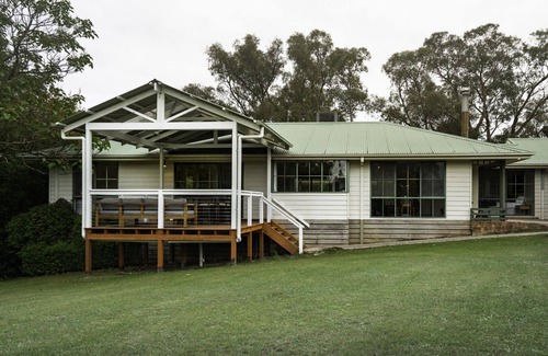 Chum Creek House | The White House at "Home Farm Healesville"