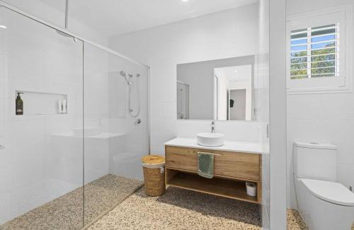 Tin Can Bay House | The White House
