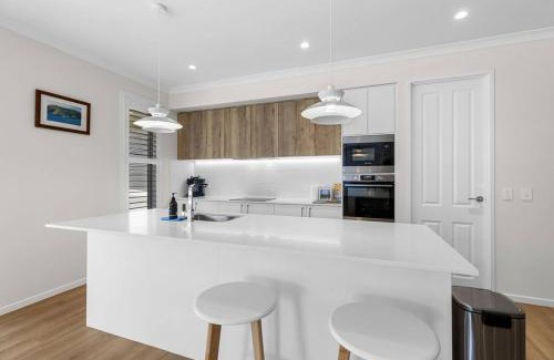 Tin Can Bay House | The White House
