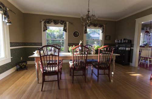 Medford Bed & Breakfast | The White House Bed and Breakfast