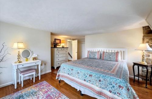 Wrightsville House | The White House by Leavetown Vacations