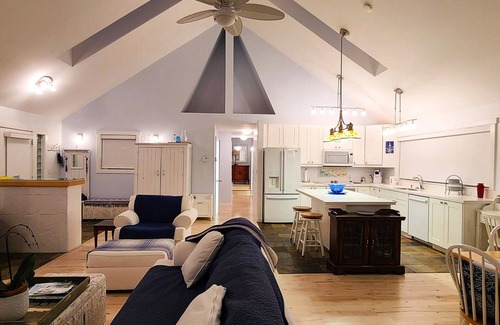 Downtown House | The White House
