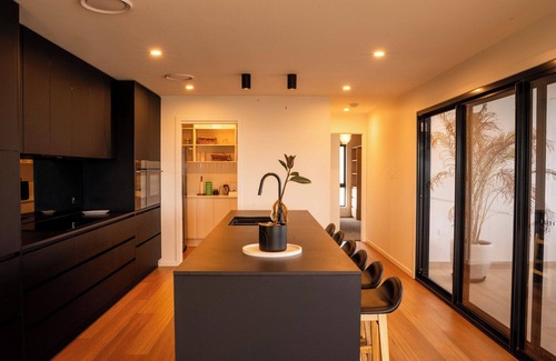 Swansea House | The White House - Freycinet Holiday Houses