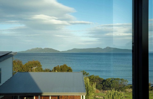 Swansea House | The White House - Freycinet Holiday Houses