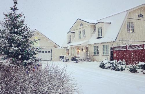 Reykholt Villa | The White House
