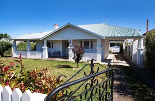 Penola House | THE WHITE HOUSE luxury villa embedded in history