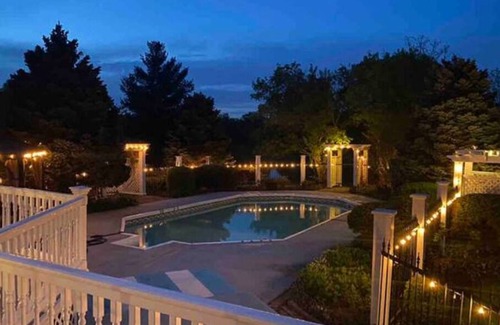 Cayuga Cottage | The White House Mansion