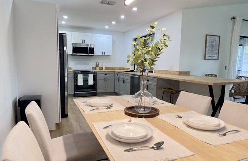 Lakeland House | The White House+Pet Friendly
