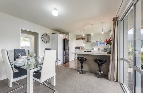 Picton House | The White House - Picton Retreat