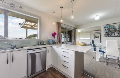Picton House | The White House - Picton Retreat