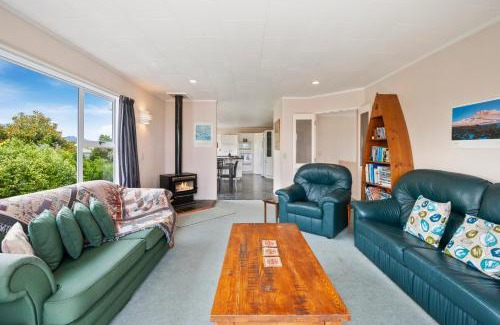 Wharewaka House | The White House - Taupo Holiday Home