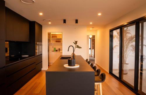 Swansea House | The White House ~ Your ultimate escape!