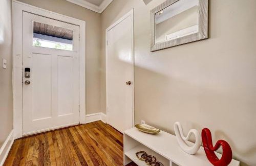 Riverside Apartment | The White Len