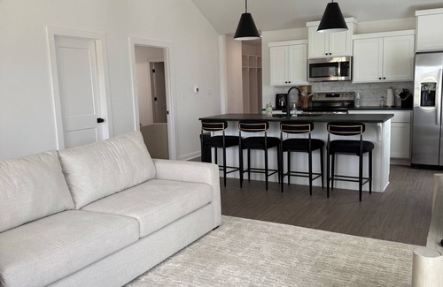 Uniontown House | The White Lotus - walking distance to ACHE or ARCBest