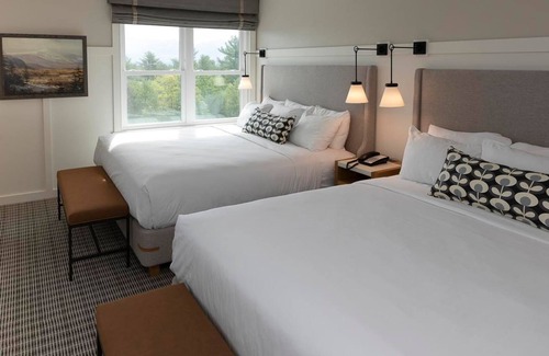 Hale's Location Resort | The White Mountain Hotel & Resort