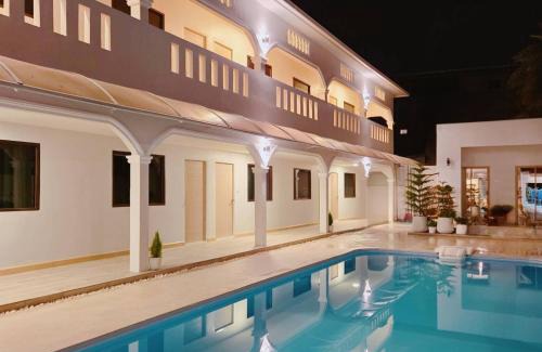 Khon Kaen Villa | The White Palm Villa & Pool