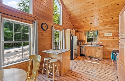 Stanley Cabin | The White Pine Loft: Perfect for Couples!