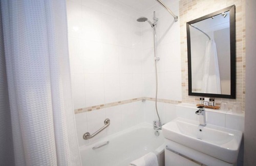 Arundel Hotel | The White Swan