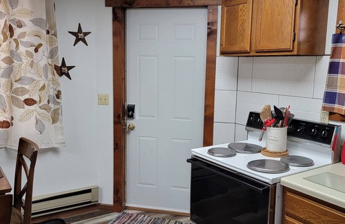 Hettinger Cabin | The White Tail at Carls Cabins