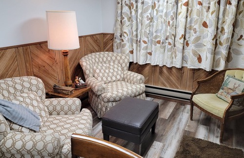 Hettinger Cabin | The White Tail at Carls Cabins