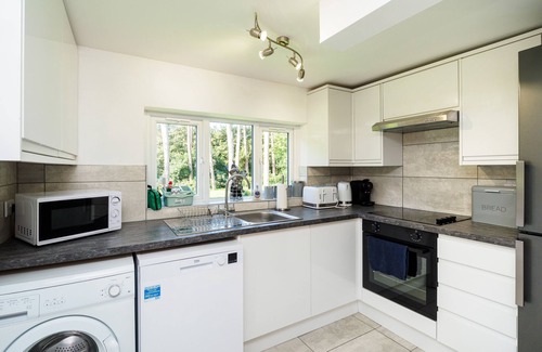 Upper Dicker House | The WhiteCottage at Gildridge wd Hot Tub