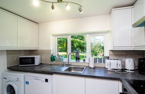 Upper Dicker House | The WhiteCottage at Gildridge wd Hot Tub
