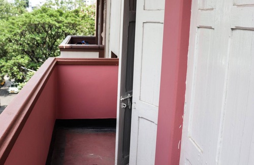Bhowanipore House | The whole apartment on Elgin Road - Central Kolkata