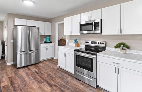 Chattanooga House | The whole group will enjoy easy access to everything from this centrally located place