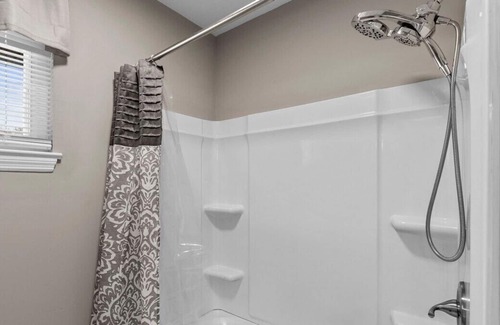 Chattanooga House | The whole group will enjoy easy access to everything from this centrally located place