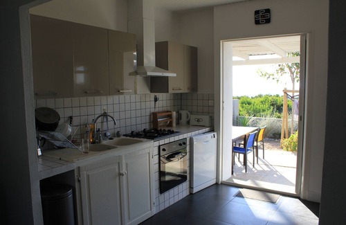 Centuri House | The wild nature of Cap Corse on the water's edge, backed by mountains