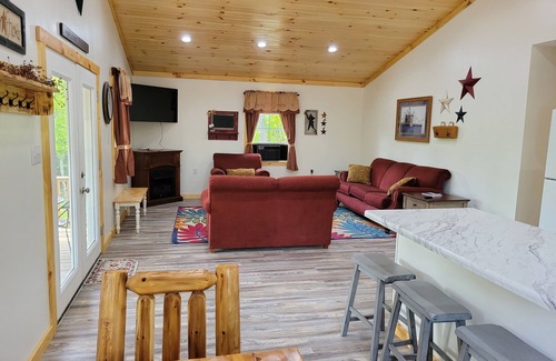 French Creek Cottage | The Wildflower Cottage at Mountain Paradise