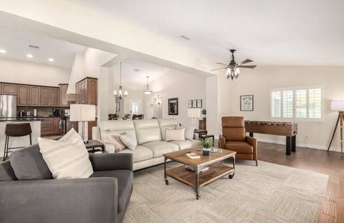 Sunset Ridge House | The Wildflower Oasis by HomeSlice Stays