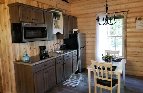 Mesopotamia Cabin | The Wildflower - Private cabin in wooded setting