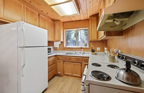 Alta Cabin | The Wildwood Cabin - Tahoe National Forest