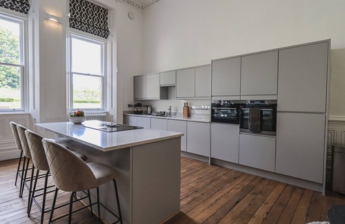 Newland Near Ulverston Cottage | The Wilfred Suite Stone Cross Mansion