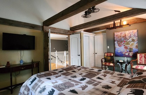 Ridgeway Bed & Breakfast | "The Willow", charming B&B suite w/priv. balcony - Crystal Beach/Niagara Falls