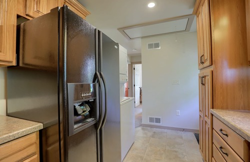 Bausman House | The Willow Street Cottage/close to Willow Valley/2 bed/1 bath